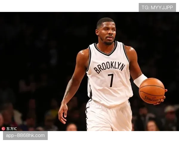 乔·约翰逊篮下单打效率提升显著 拉开与同位置防守者差距